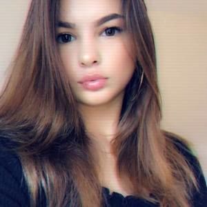 Meet your Posher, Ava